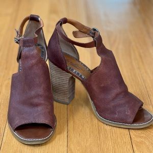 Lucky Brand Peep Toe Ankle Strap Heeled Sandals